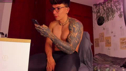 Snapshot of thomas_fuckboy chatting on January 30, 7:39 am Thomas Grey online show from January 30, 7:39 am