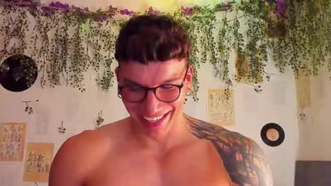 Snapshot of thomas_fuckboy chatting on February 13, 1:08 am Thomas Grey online show from February 13, 1:08 am