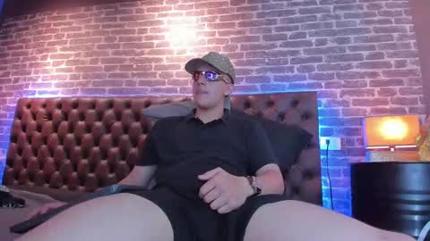 ---Thomas--- online show from February 23, 7:33 am