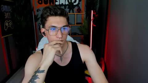 Thomas online show from October 10, 4:13 pm