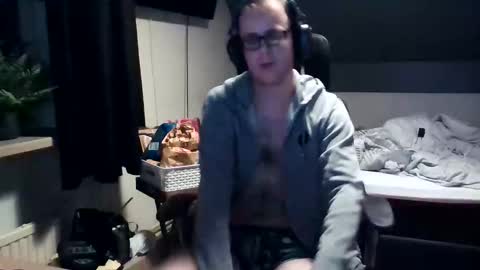 thomas_mts online show from May 2, 3:34 am