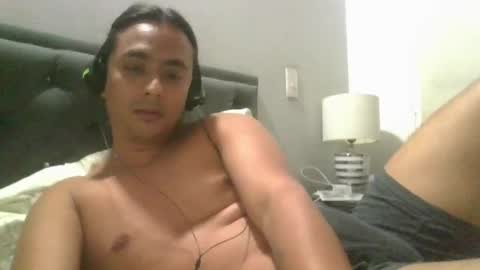 Snapshot of thomasbbc25 chatting on January 23, 11:05 pm Thomas online show from January 23, 11:05 pm