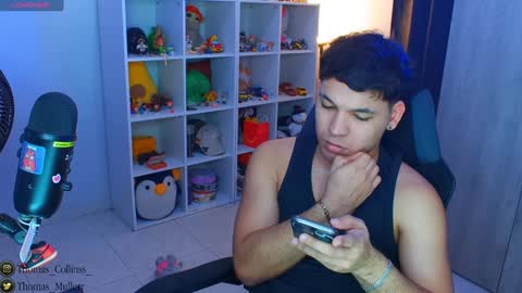 Snapshot of thomascollins__ chatting on February 1, 7:47 am Thomas online show from February 1, 7:47 am