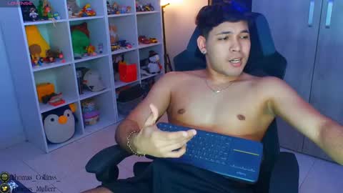 Snapshot of thomascollins__ chatting on February 10, 7:58 am Thomas online show from February 10, 7:58 am