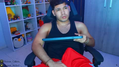 Snapshot of thomascollins__ chatting on February 4, 10:10 am Thomas online show from February 4, 10:10 am