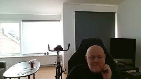 thomash32 online show from October 22, 2:30 pm