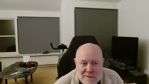 thomash32 online show from November 13, 10:34 pm