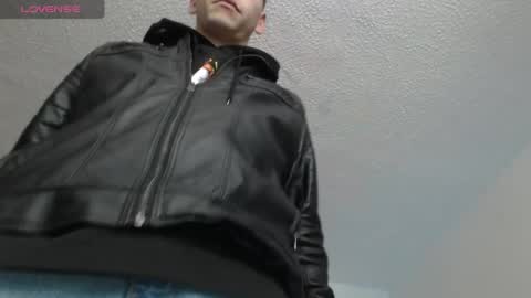 thomasjons online show from May 24, 2:41 am
