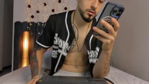 sweetfit boy online show from December 15, 8:27 pm