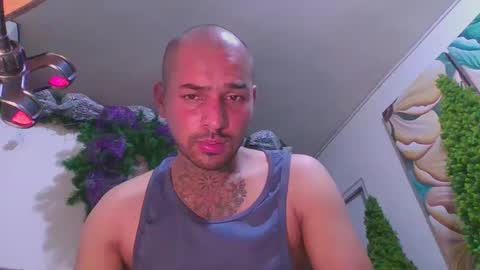 Snapshot of thomassmith2023 chatting on February 21, 1:55 am thomas smith online show from February 21, 1:55 am
