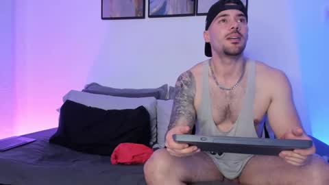 THOMAS AND MASON online show from December 31, 3:45 am