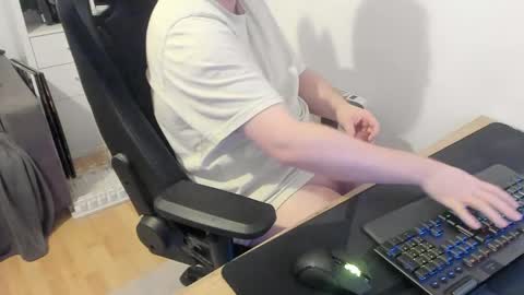 thommy2008 online show from March 27, 7:25 am