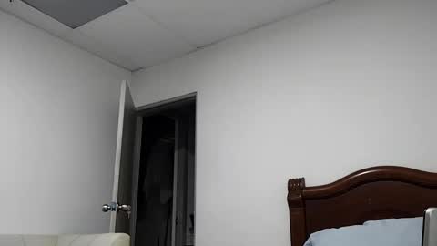 Snapshot of thonymaster chatting on September 20, 12:13 am thonyy online show from September 20, 12:13 am
