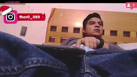Snapshot of thor0200 chatting on January 7, 5:54 am thor0200 online show from January 7, 5:54 am