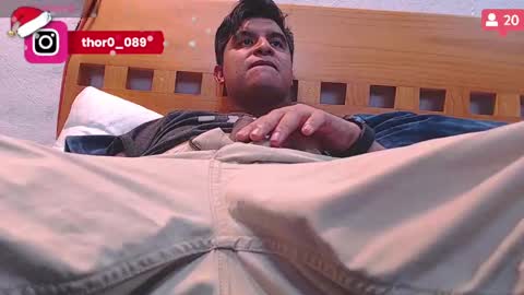 Snapshot of thor0200 chatting on January 2, 2:22 am thor0200 online show from January 2, 2:22 am