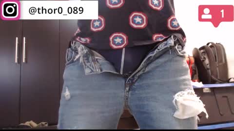 Snapshot of thor0200 chatting on February 1, 3:41 am thor0200 online show from February 1, 3:41 am