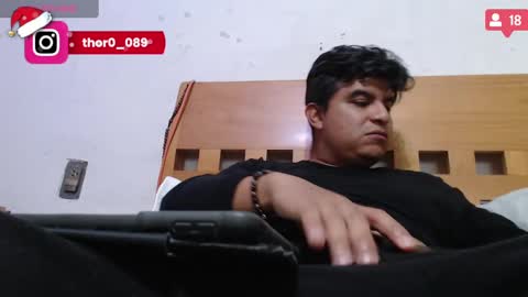 Snapshot of thor0200 chatting on January 4, 12:37 am thor0200 online show from January 4, 12:37 am