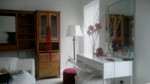 slutshow online show from September 29, 8:30 pm