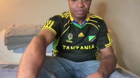 Snapshot of throbbingxxx chatting on February 25, 12:38 pm austin xzandros online show from February 25, 12:38 pm