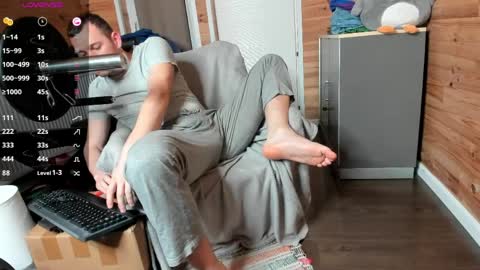 bigsshark online show from April 6, 8:21 pm