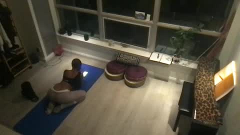 tia_fox online show from October 22, 8:17 am