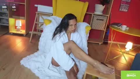 tia_j online show from May 7, 5:19 pm
