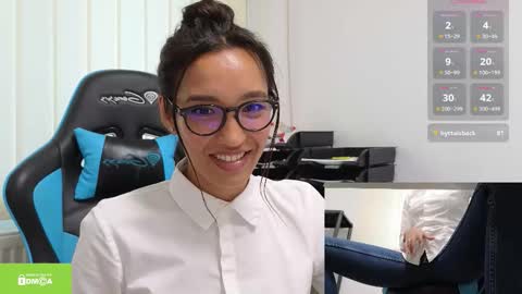 tia_j online show from September 25, 2:57 pm