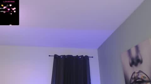 Snapshot of tiabellaxxx chatting on February 5, 1:04 am Tia Bella online show from February 5, 1:04 am