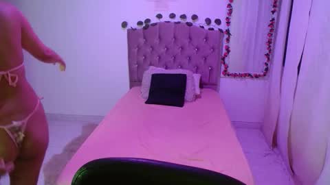 tiana1609 online show from September 19, 10:02 pm