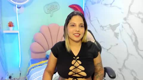 Snapshot of tiana_breeze chatting on September 19, 4:27 am tiana_breeze online show from September 19, 4:27 am