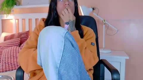 TIANA  online show from October 6, 7:31 pm