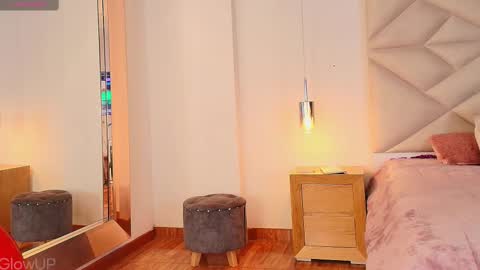 tiana_rosse_ online show from March 8, 11:58 am