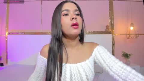 tianaglow4 online show from December 15, 12:01 pm