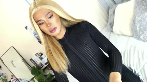 Sam online show from March 5, 3:29 am