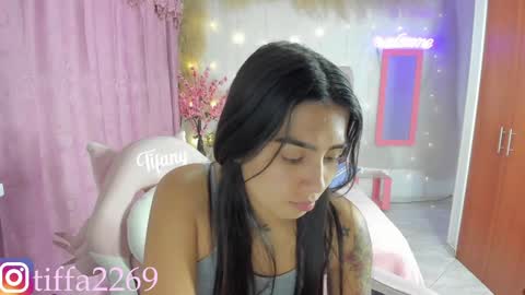 Snapshot of tifany_tay2 chatting on December 6, 6:42 am hey am julietha online show from December 6, 6:42 am