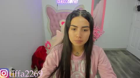 Snapshot of tifany_tay2 chatting on December 26, 11:32 am hey am julietha online show from December 26, 11:32 am