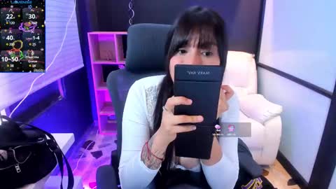 Snapshot of tifanywhitte_ chatting on March 7, 8:55 pm online show from March 7, 8:55 pm