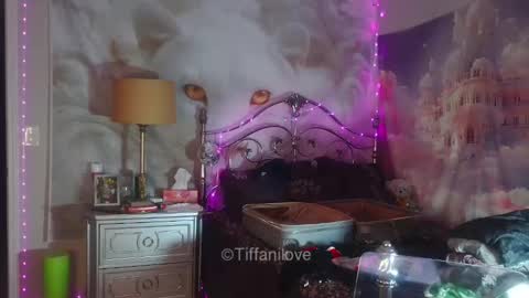 Snapshot of tiffanilove chatting on January 27, 9:44 pm Tiffani Love online show from January 27, 9:44 pm