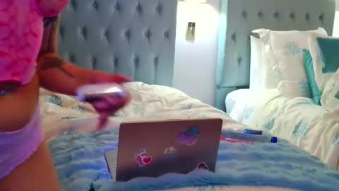 couple online show from May 31, 12:53 am