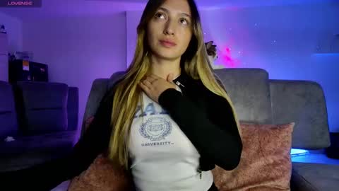 Snapshot of tiffany_bela chatting on September 13, 12:46 am Tiffany Bela online show from September 13, 12:46 am