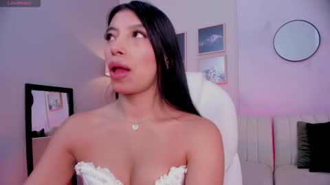 tiffany_low online show from November 1, 1:10 pm