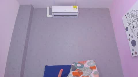 tiffany_mendez online show from October 4, 1:31 pm