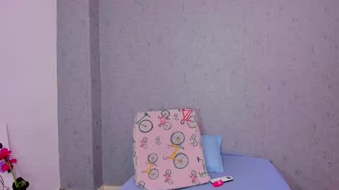 tiffany_mendez online show from October 1, 1:10 pm