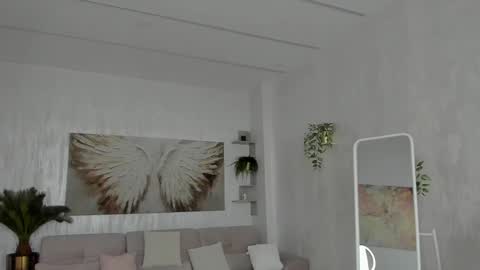 Tiffany Houston online show from March 26, 6:19 am