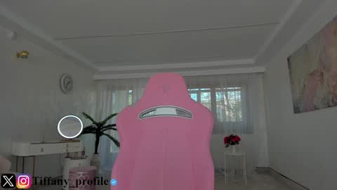 Tiffany Houston online show from November 2, 7:30 am