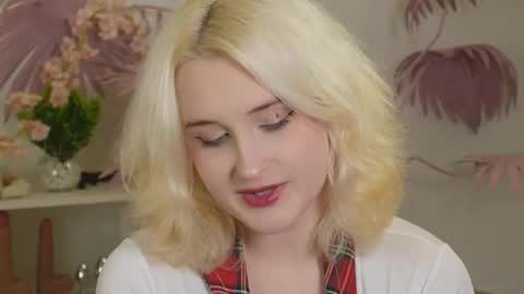 tiffanyjons online show from October 11, 6:00 pm