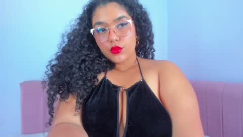 Snapshot of tiffanymiller01 chatting on January 3, 4:48 pm Tiffany Miller online show from January 3, 4:48 pm