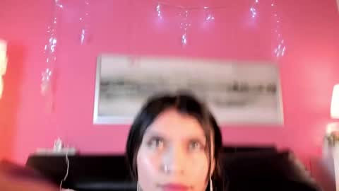 Snapshot of tiffanysuarez_ chatting on February 21, 1:44 am Stefany Suarez online show from February 21, 1:44 am