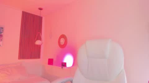 Tiffany online show from October 3, 1:52 pm