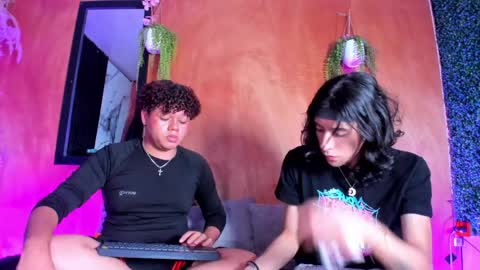 tiffanyy_deluxe online show from March 31, 5:02 pm